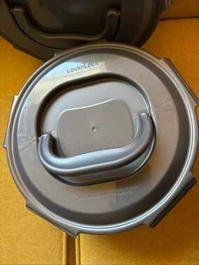Gray Food Storage Container w/Lid and Handle - Secure Microwave-Safe Seal